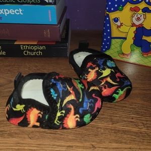 Infant dinosaur slippers 🦕🦖